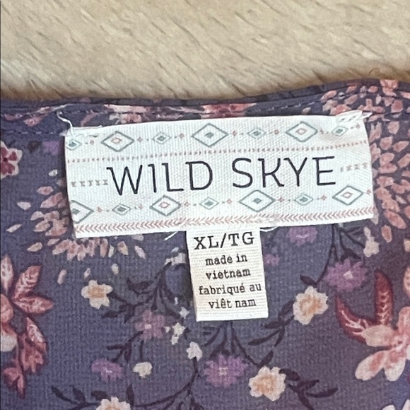 NWT Elegant Floral Lace-Up Blouse in Purple Wild Skye XL - Picture 2 of 11